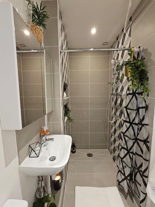 Beautiful And Spacious Flat Londres Extérieur photo